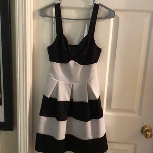 Rue 21 black and white dress